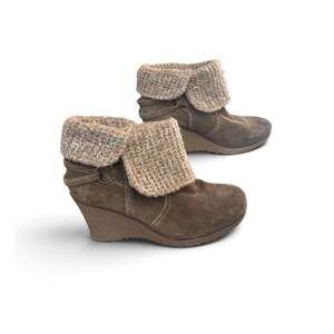 Bjorndal Lilly leather suede wedge ankle boot with chunky knit cuffs size 8